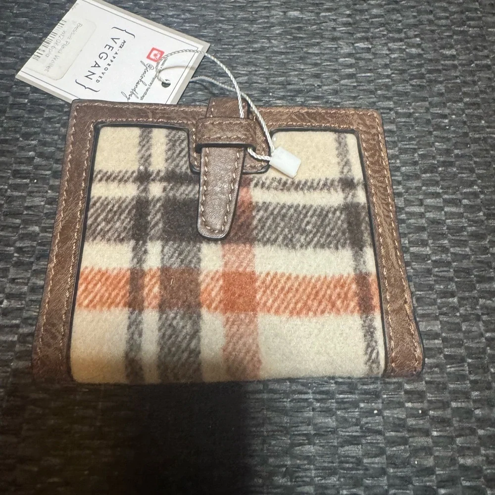 Jen and Co Plaid Wallet with Brown Trim